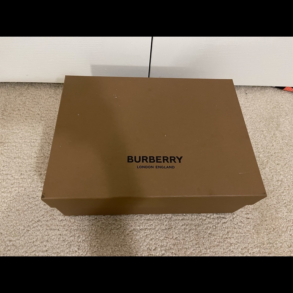 Burberry Vintage Check Velcro Strap Sneakers - Picture 14 of 15